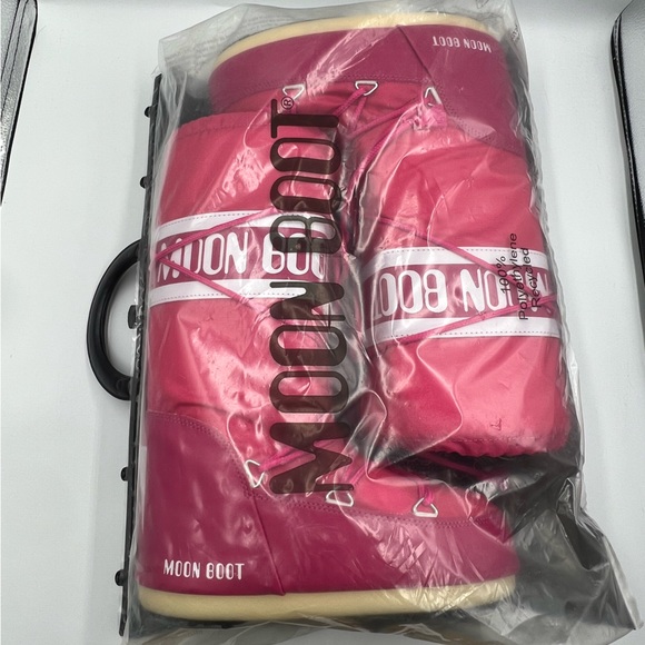 Moon Boot Pink Ankle Boots - Picture 5 of 10